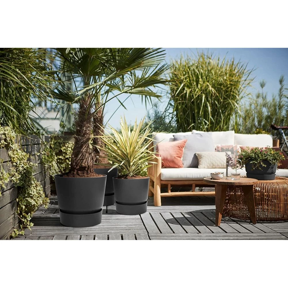 Elho 30cm Living Black Greenville Round Planter 6 Elho 30cm Living Black Greenville Round Planter - Image 4