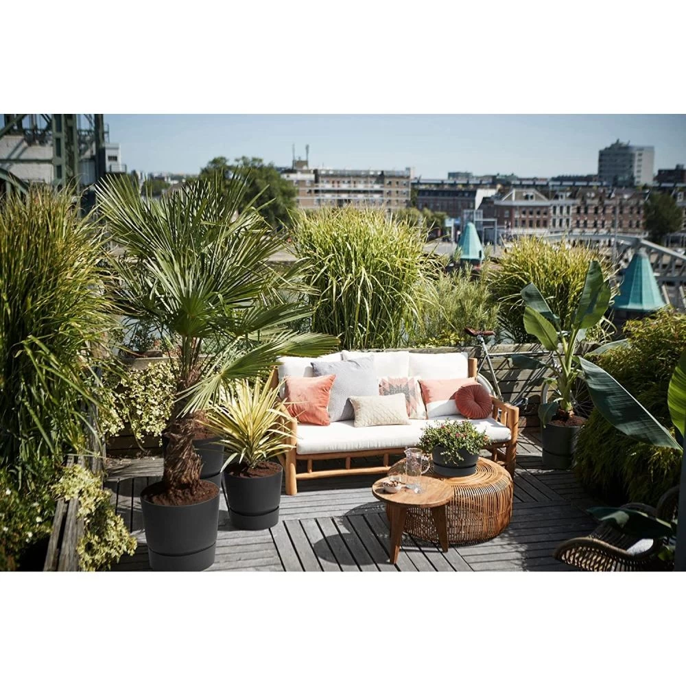 Elho 30cm Living Black Greenville Round Planter 7 Elho 30cm Living Black Greenville Round Planter - Image 5